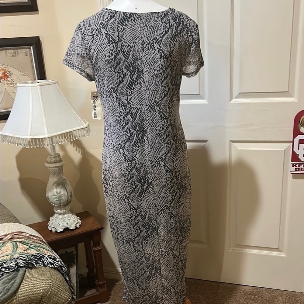 Elegant Snake Print Dress. NWT. Large - Picture 5 of 10